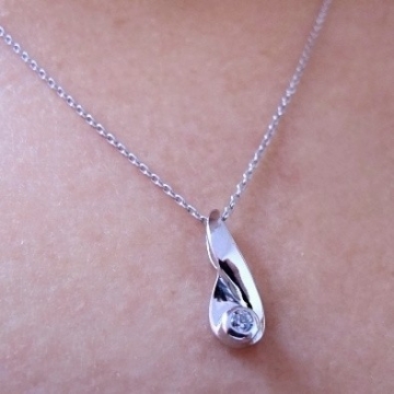 Stříbrný náhrdelník se zirkony 16mm Rhodium 45cm