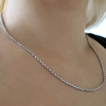 Stříbrný řetízek zdobený 2mm Rhodium 45cm