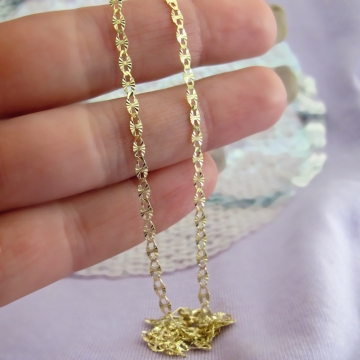 Zlatý řetízek zdobený rytinou 2,8mm 1,85g 45cm