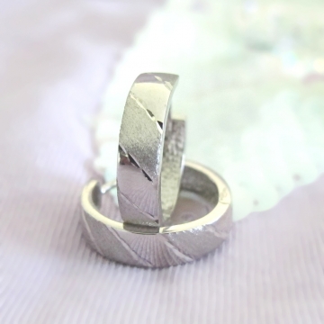 Stříbrné náušnice široké kroužky zdobené 15mm 1,95g Rhodium