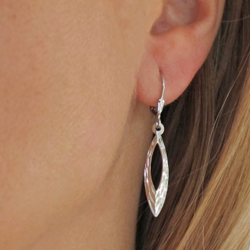Stříbrné náušnice visací zdobené 40mm 1,65g Rhodium