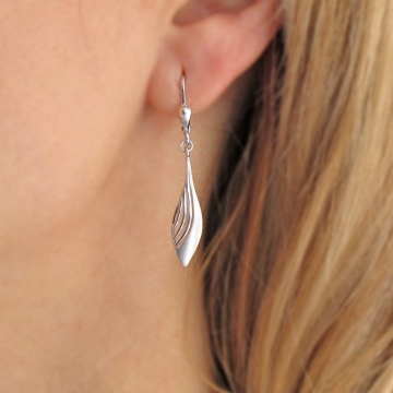 Dámské stříbrné náušnice visací s kombinací lesku a matu 43mm 2,00g Rhodium